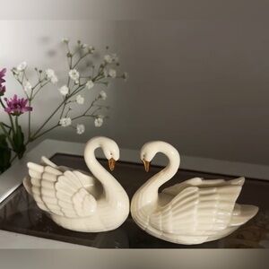 Lenox Swan Figurine Wedding Cake Topper (ONE Swan) **DAMAGED**